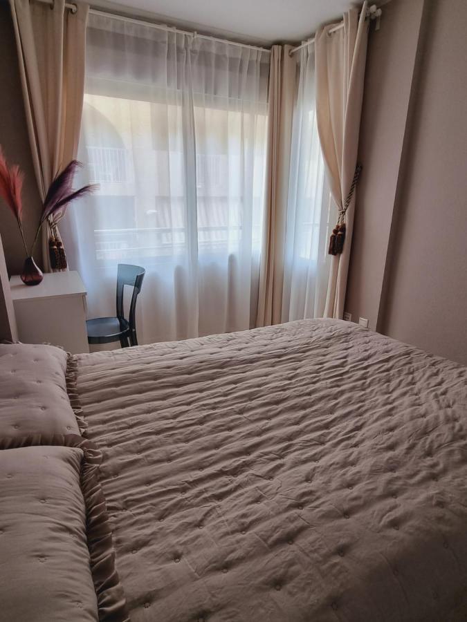 Luxury Evita Apartments In Torrevieja Extérieur photo